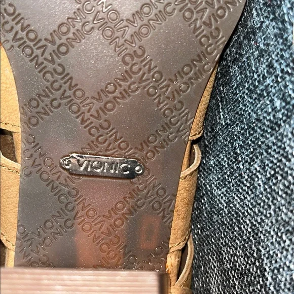 Vionic Harlow open-toe ankle bootie sandals in caramel. 8.5 - Picture 9 of 9